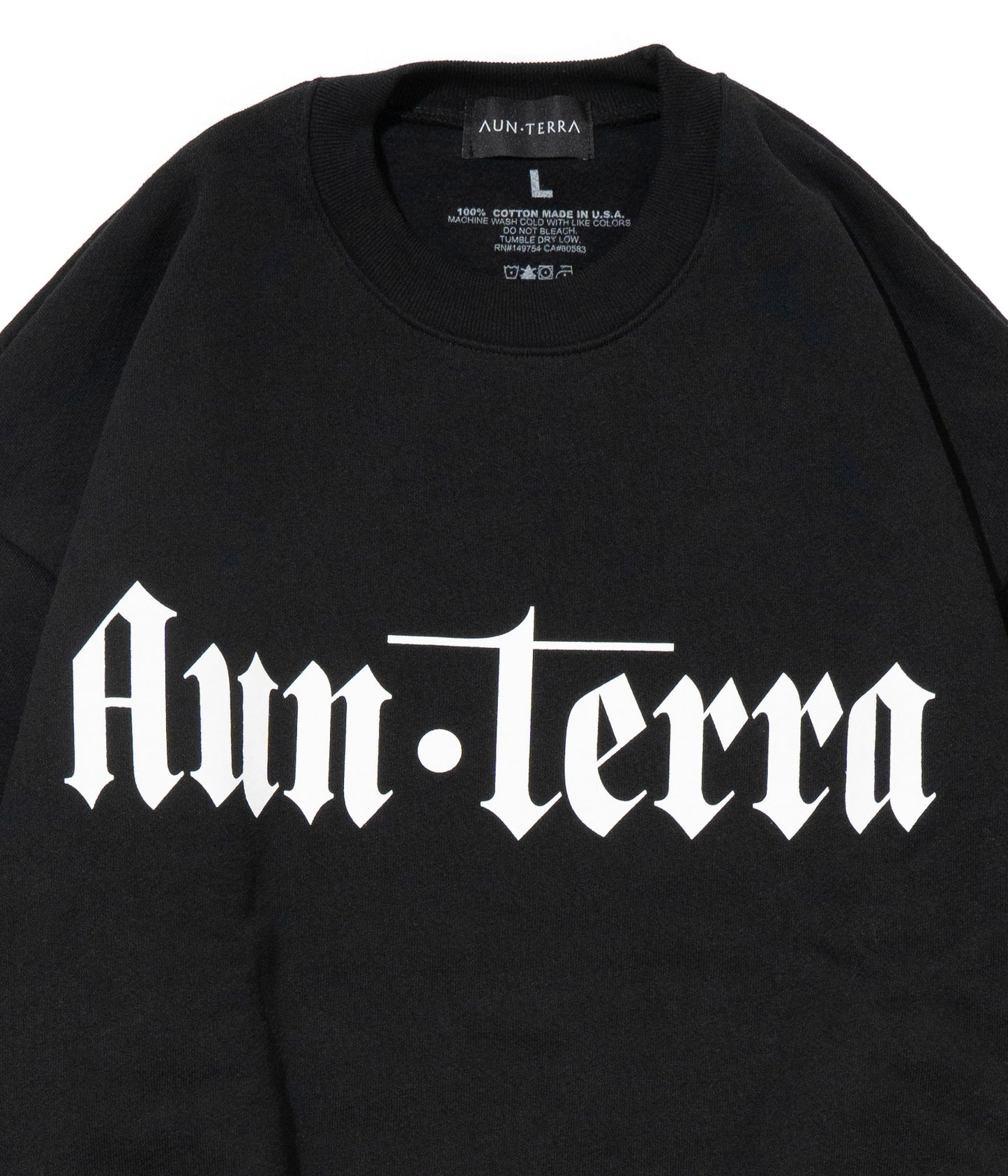 AUN・TERRA. IN LINE SANSKRIT CREWNECK SWEAT BLACK