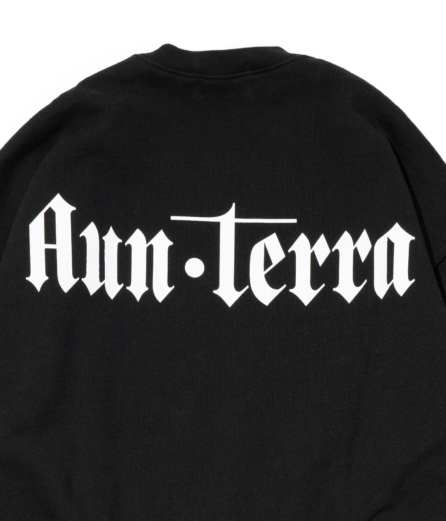 AUN・TERRA. IN LINE CIRCLE CREWNECK SWEAT BLACK