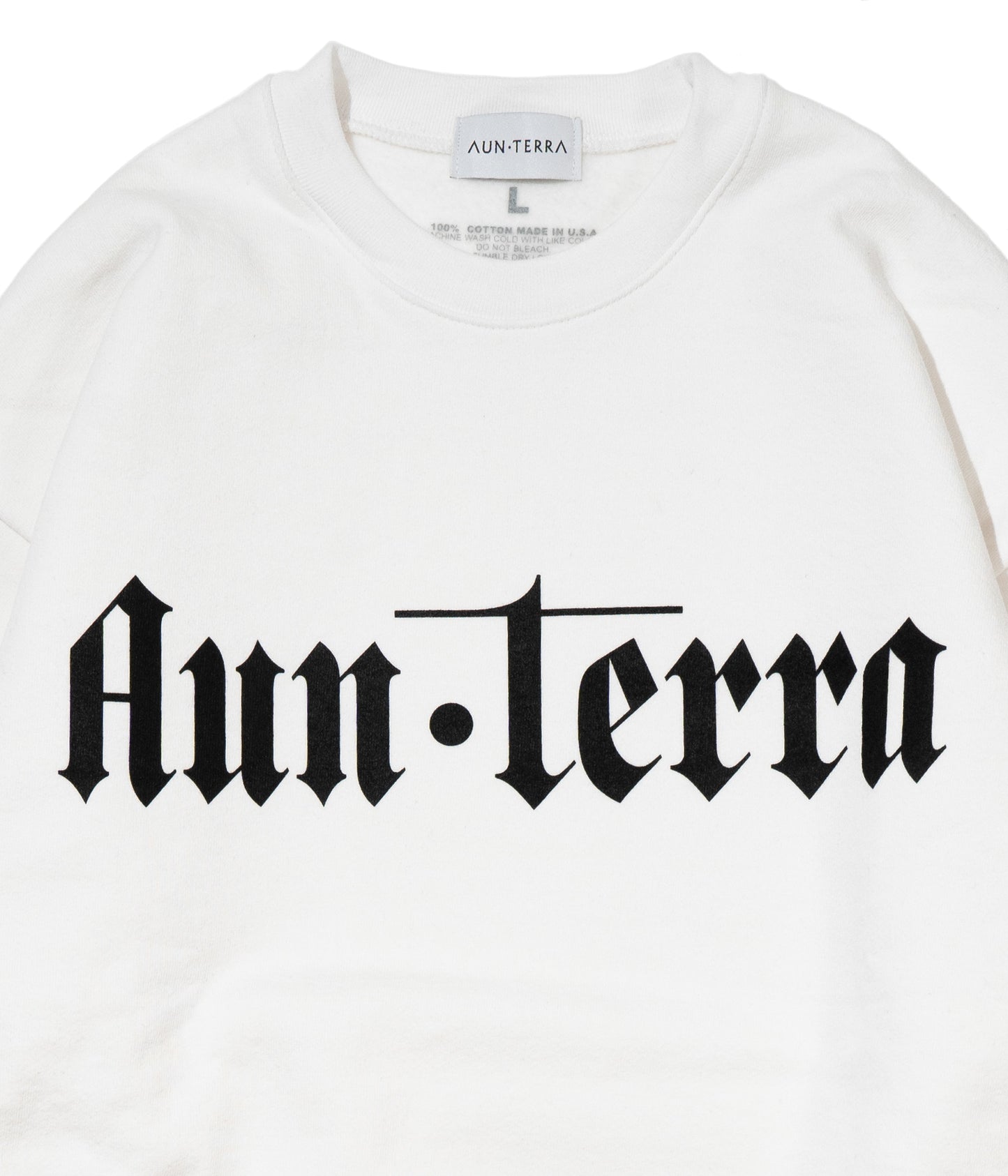 AUN・TERRA. IN LINE SANSKRIT CREWNECK SWEAT WHITE