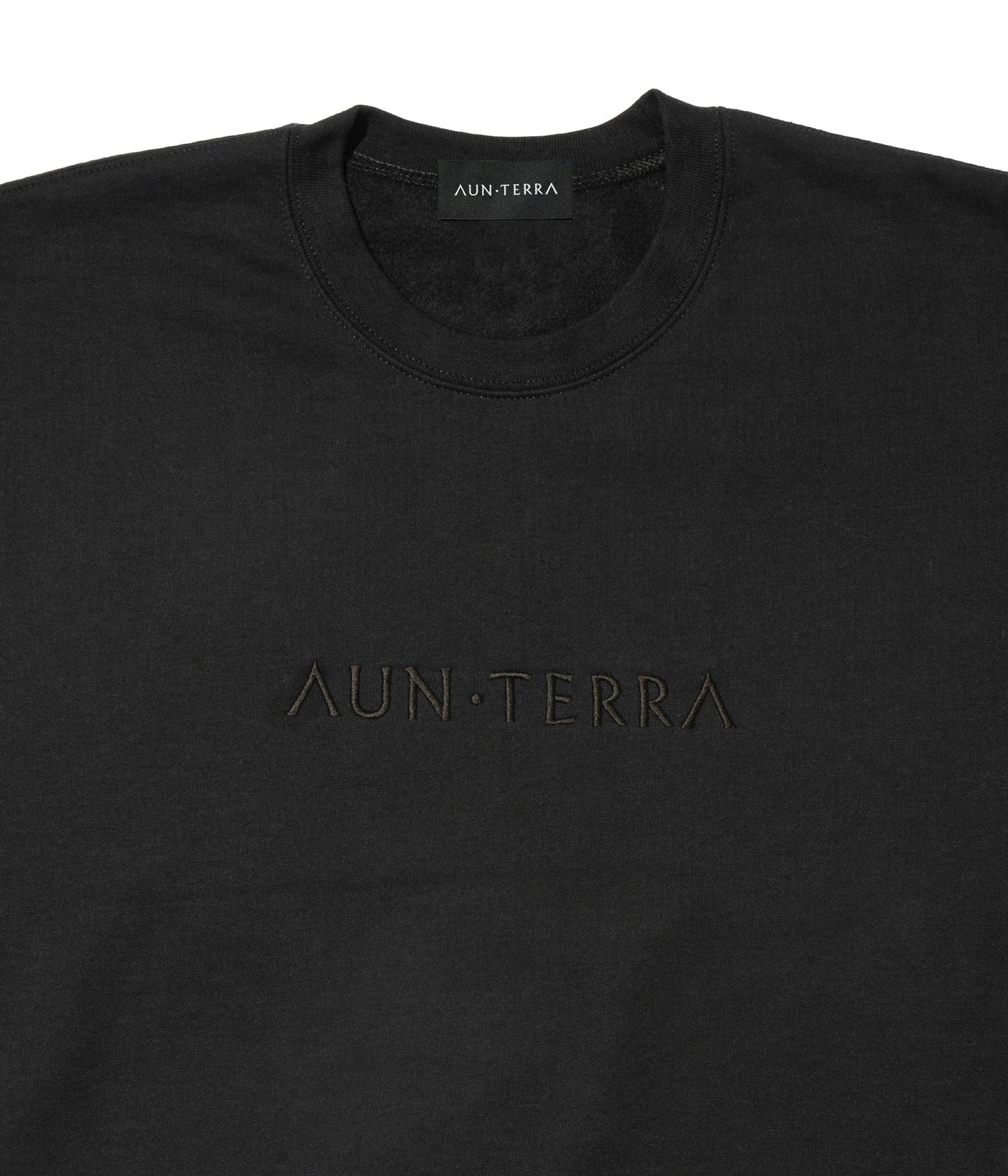AUN・TERRA. IN LINE CREWNECK SWEAT BLACK