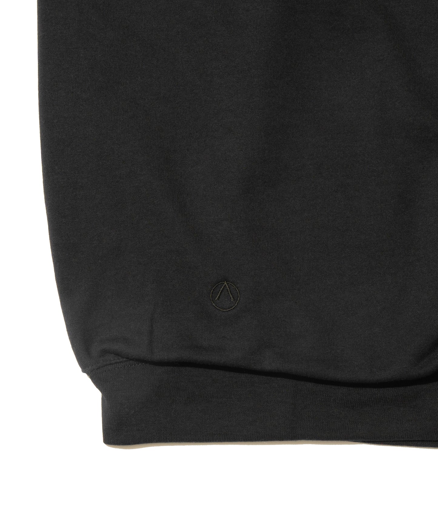 AUN・TERRA. IN LINE CREWNECK SWEAT BLACK