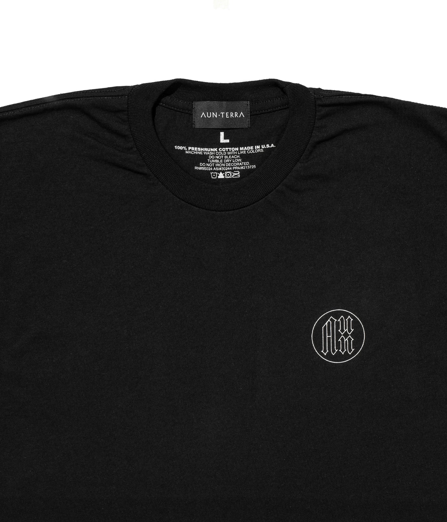 AUN・TERRA. IN LINE SANSKRIT TEE 2 BLACK