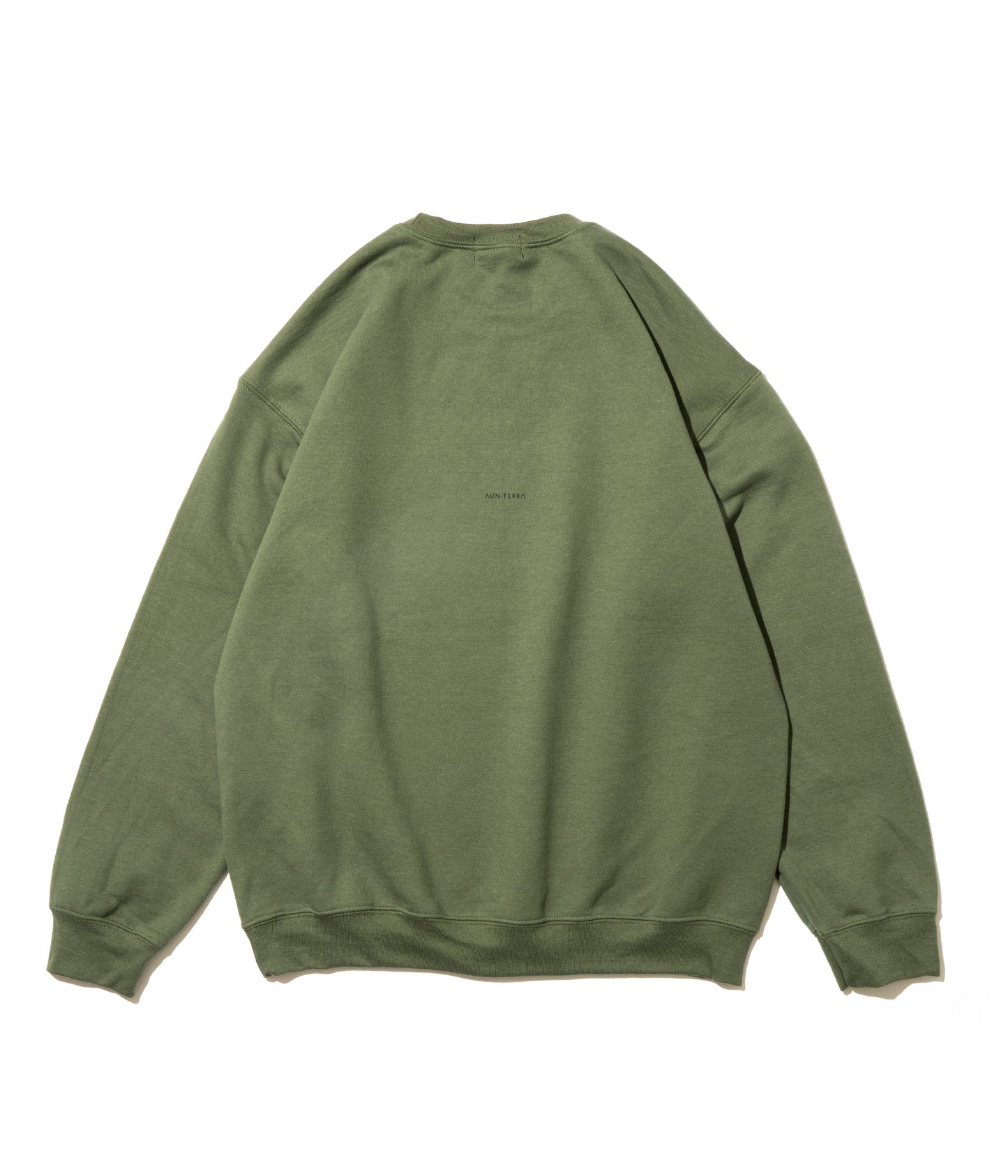 AUN・TERRA. IN LINE SMALL LOGO SWEAT MILITARY GREEN