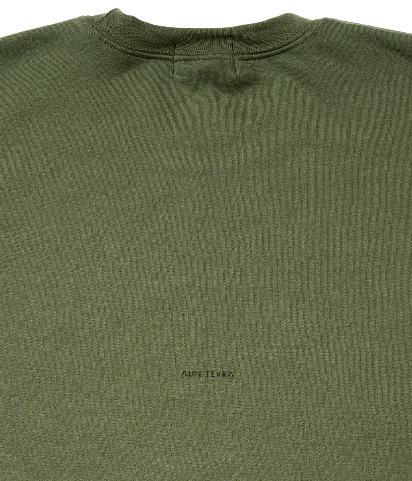 AUN・TERRA. IN LINE SMALL LOGO SWEAT MILITARY GREEN