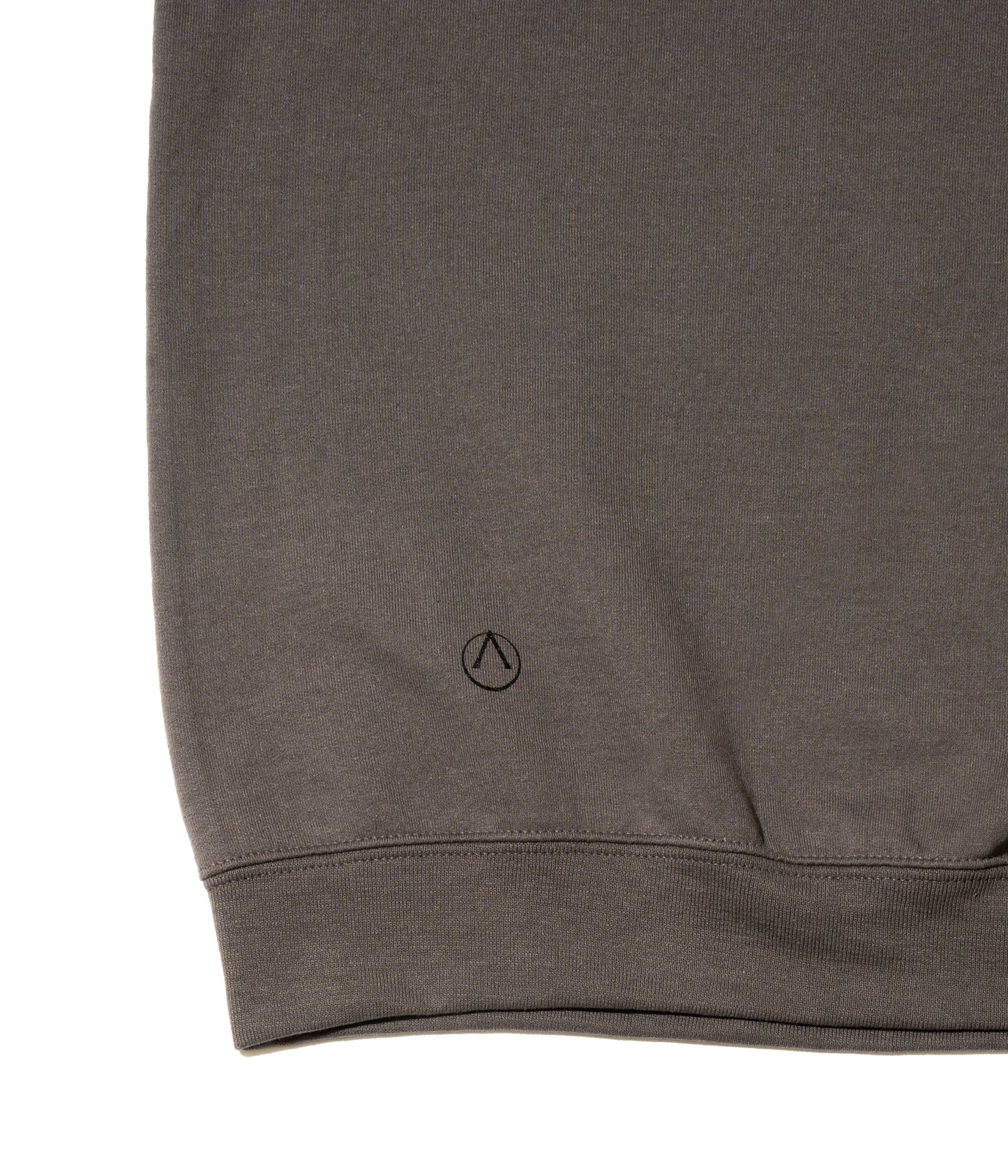 AUN・TERRA. IN LINE SMALL LOGO SWEAT CHARCOAL
