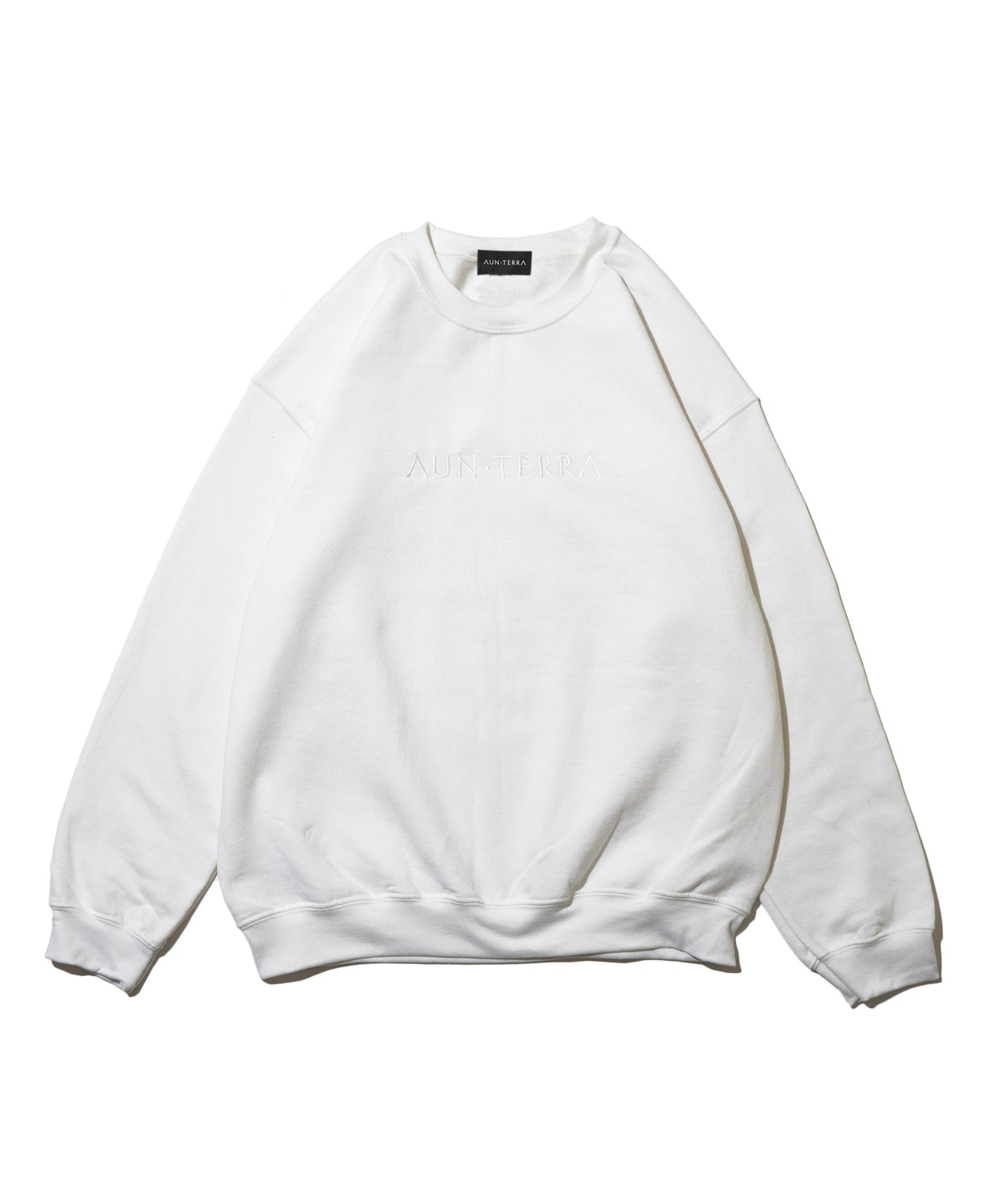 AUN・TERRA. IN LINE CREWNECK SWEAT WHITE