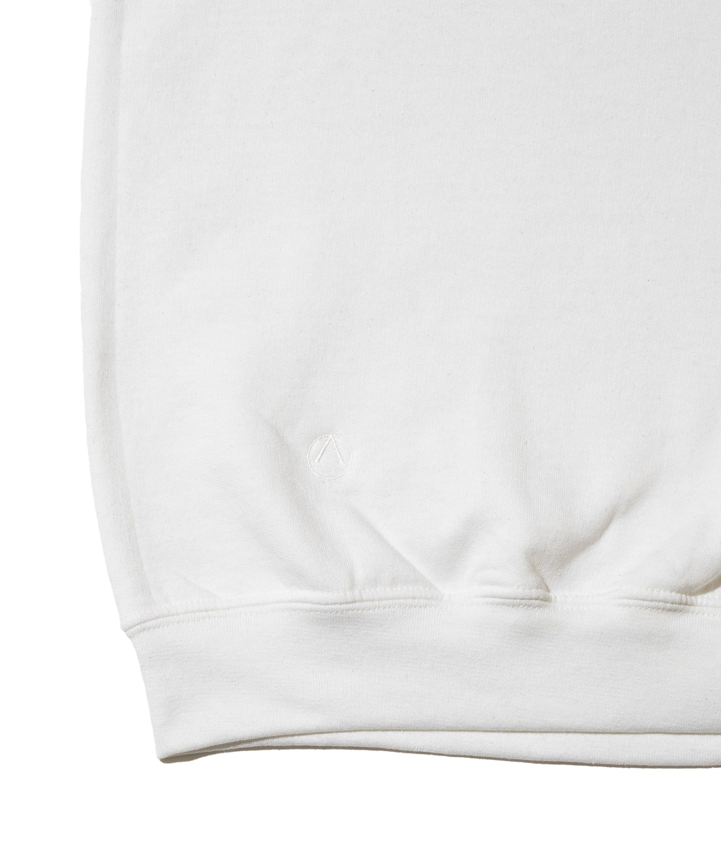 AUN・TERRA. IN LINE CREWNECK SWEAT WHITE