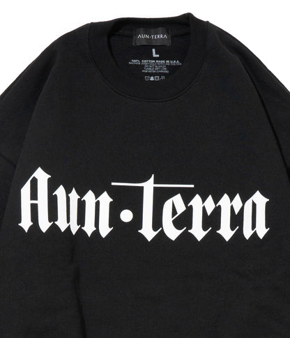 AUN・TERRA. IN LINE  SANSKRIT CREWNECK SWEAT BLACK