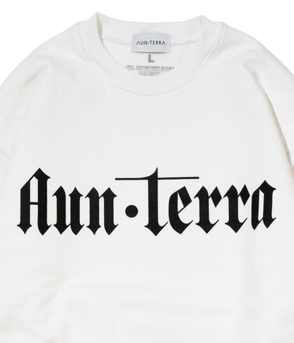 AUN・TERRA. IN LINE  SANSKRIT CREWNECK SWEAT WHITE