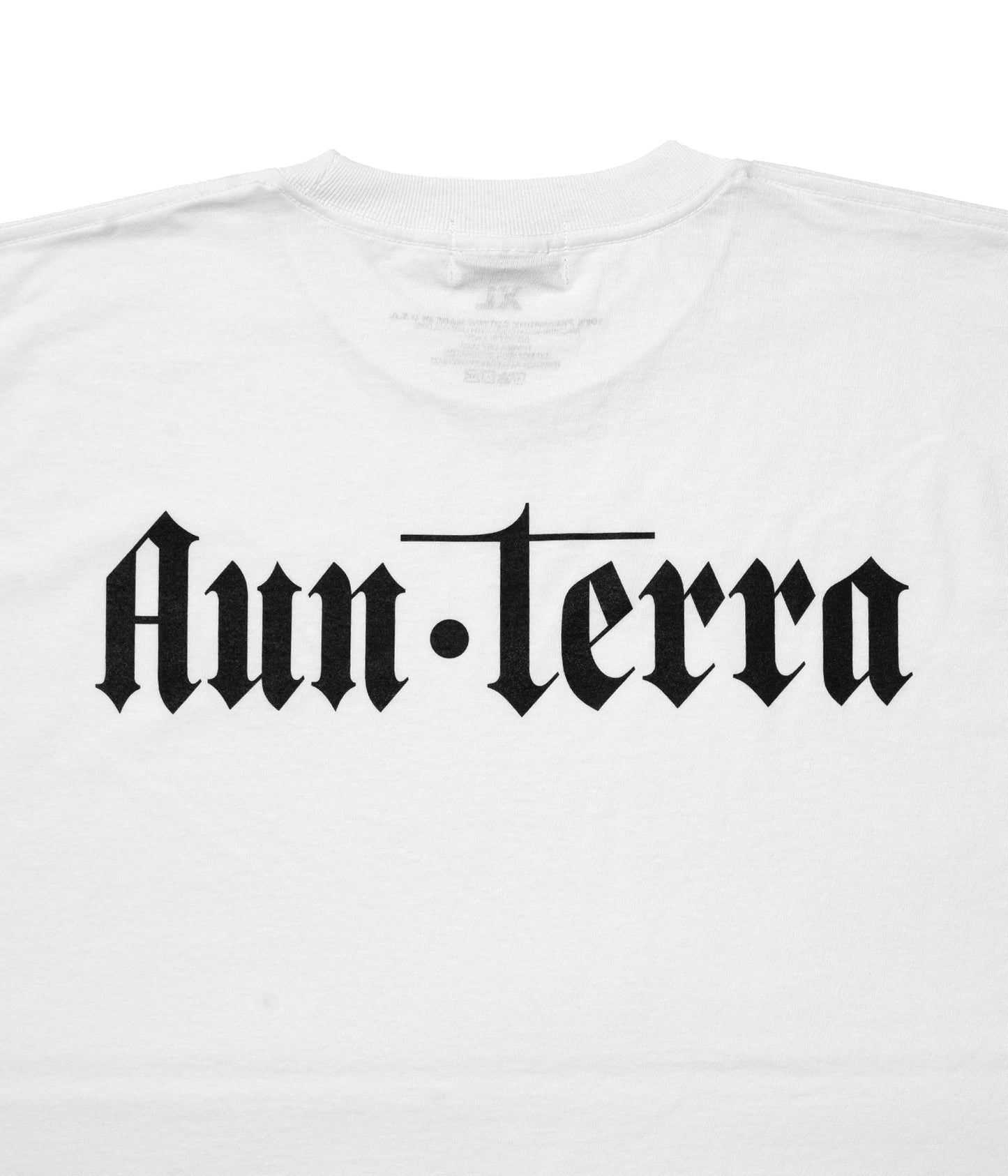 AUN・TERRA. IN LINE SANSKRIT TEE 2 WHITE